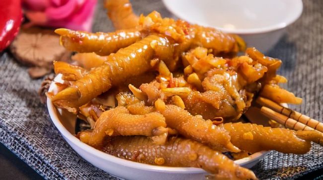 最新涼拌雞爪小吃風(fēng)靡，成為時(shí)代佳肴的首選
