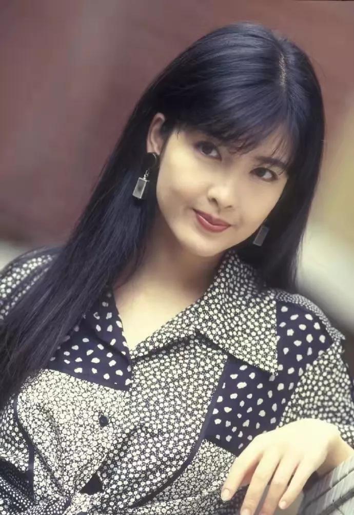 璀璨星光下的時(shí)代印記，香港居住明星的傳奇故事