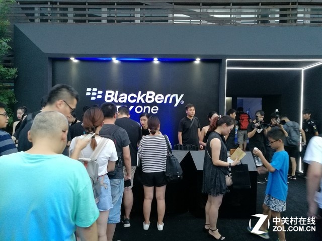 黑莓上市，市場(chǎng)機(jī)遇與挑戰(zhàn)并存