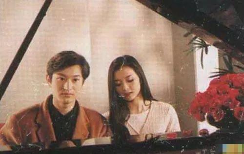 演員燈,演員燈，舞臺之光，演繹精彩瞬間