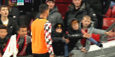 比賽解說員的角色、職責(zé)與技能要求詳解