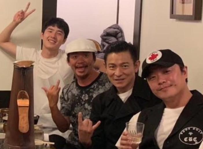 明星空難背后的秘密與小巷深處的寶藏探索