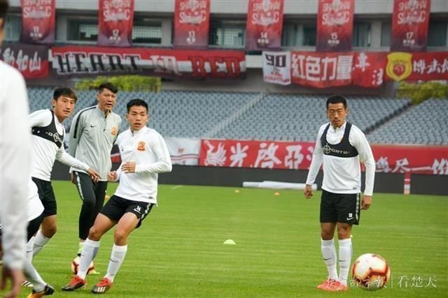 今天中超武漢比賽直播,今天中超武漢比賽直播——科技盛宴，開啟智能觀賽新紀(jì)元
