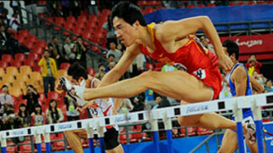 劉翔2012比賽回顧與觀點(diǎn)，賽場(chǎng)風(fēng)采再現(xiàn)視頻記錄劉翔輝煌時(shí)刻