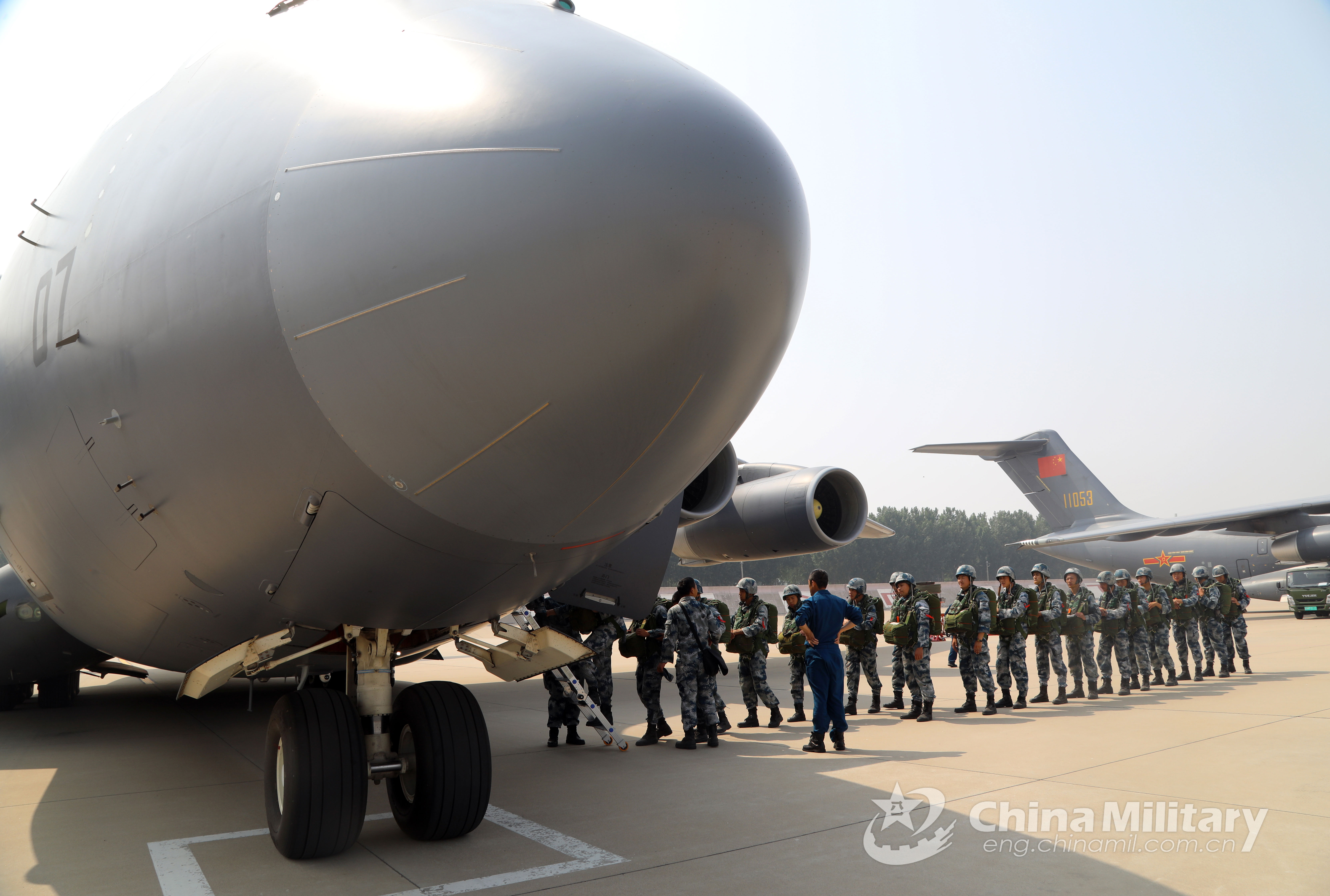 中國(guó)空軍最新動(dòng)態(tài)，展翅高飛，彰顯國(guó)防新力量